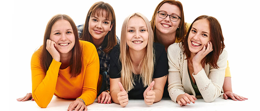 musta pillua sängyssä